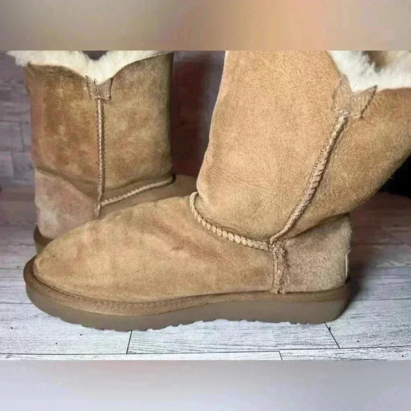 UGG Womens Bailey Button 5991Y Chestnut Brown Sheepskin Boots Sz 7 - Picture 8 of 9